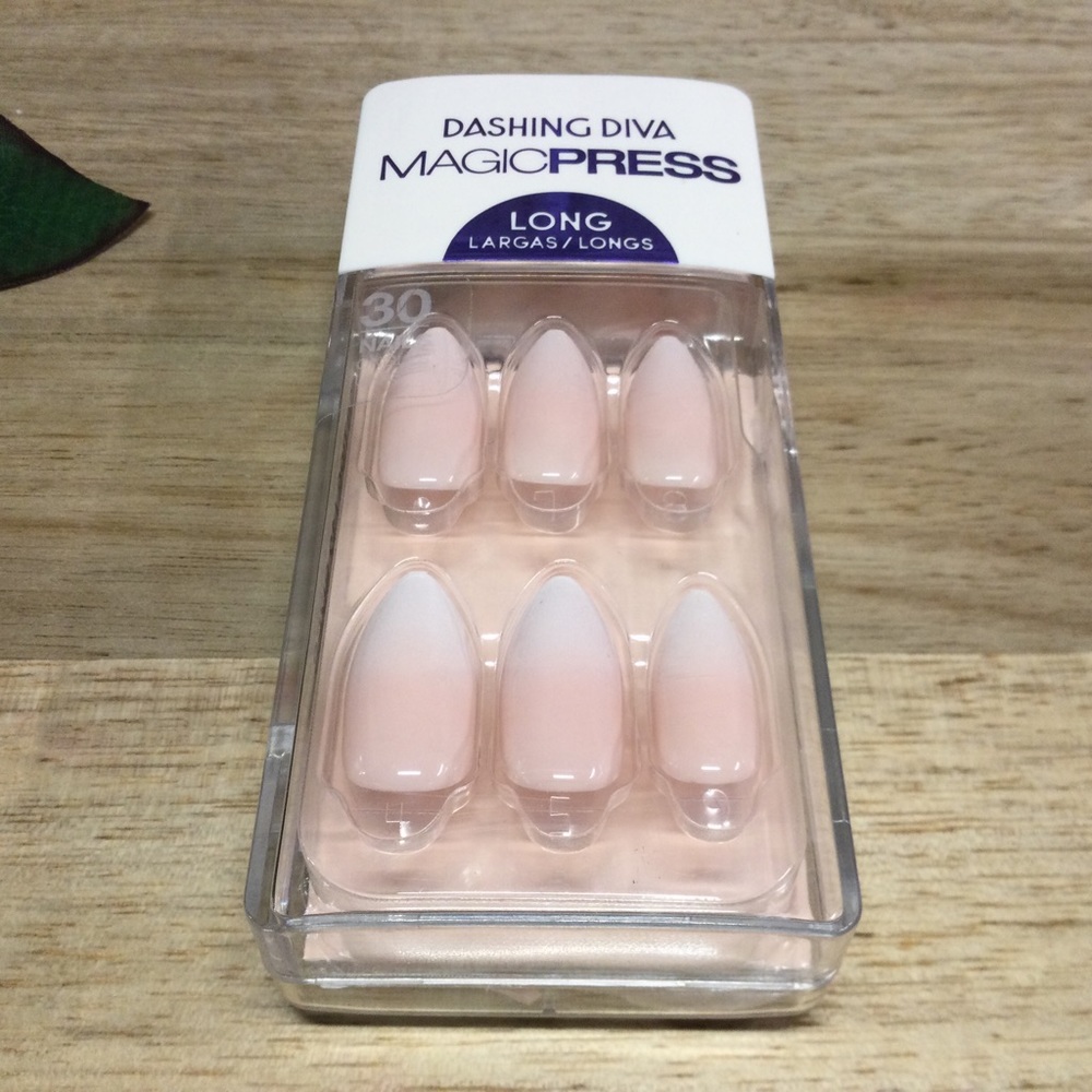 Dashing Diva Press-On Nails - Barely Bougie